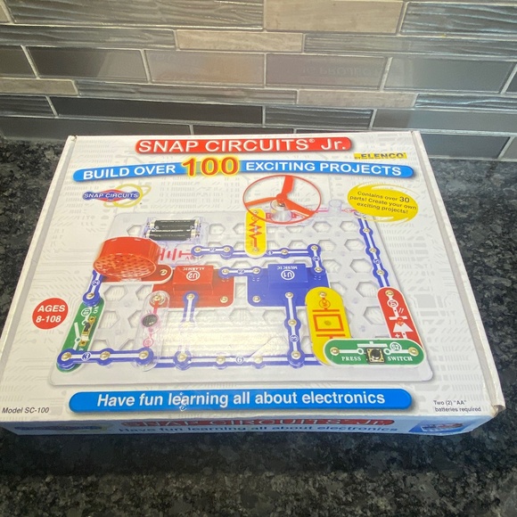 Snap Circuits Jr. SC-100 Electronics Discovery Kit By Elenco - Picture 1 of 11